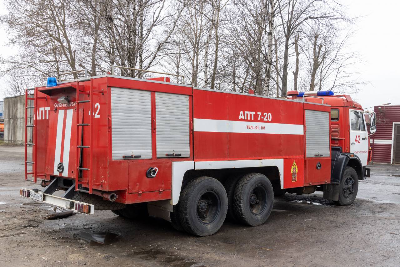 Пожарный автомобиль воздушно-пенного тушения АВ-20 (КамАЗ 53213) ПМ-525_В  481 ОК78, 2000 года выпуска